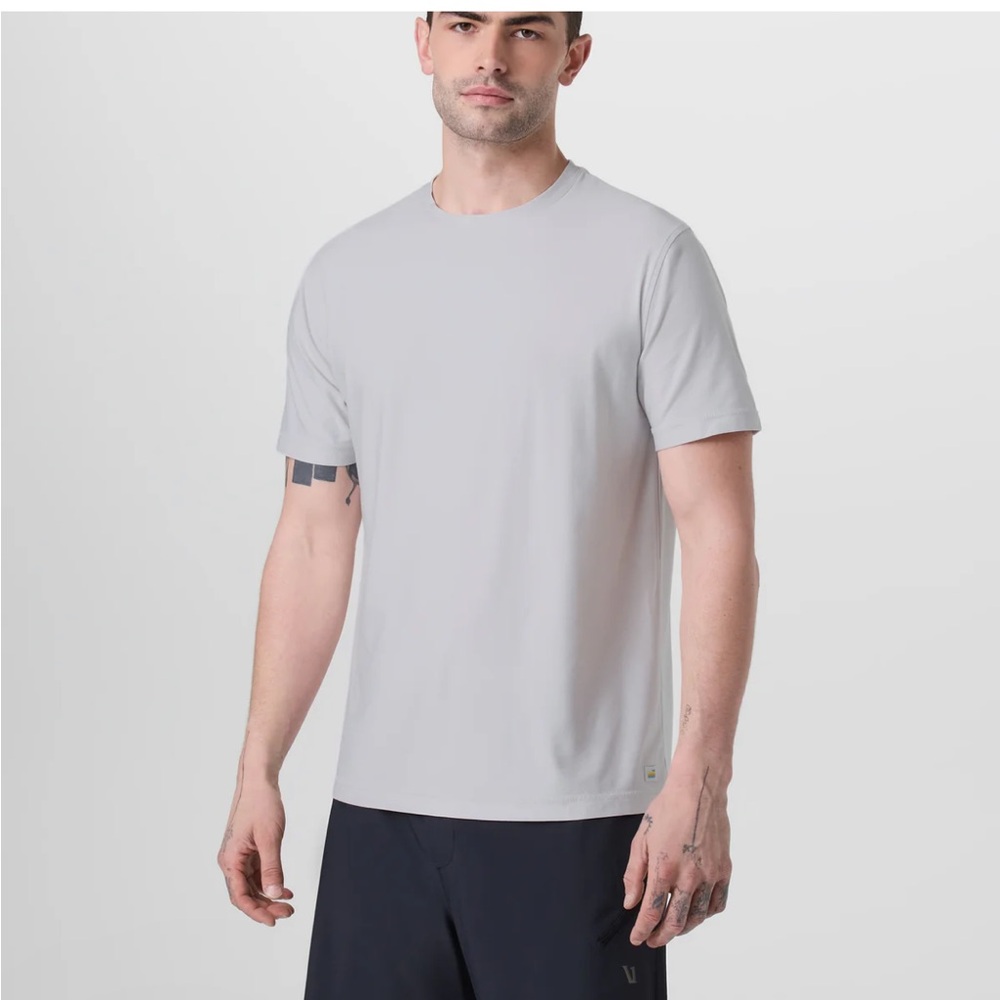 Men's vuori light Gray T-Shirt